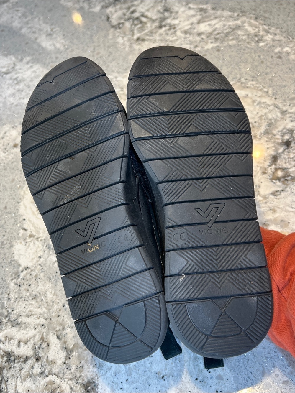 Vionic Kristi Black Suede Slip On Orthotic Flats Size 6.5 EUC - Picture 8 of 10